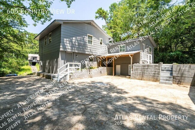 Building Photo - 605 Country View Dr NE