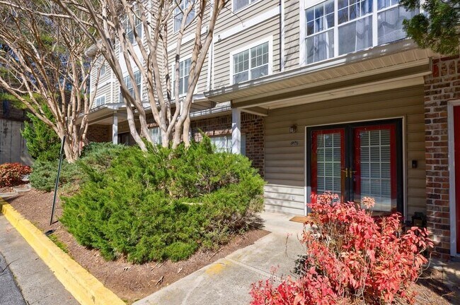 Primary Photo - 2700 Pine Tree Rd NE