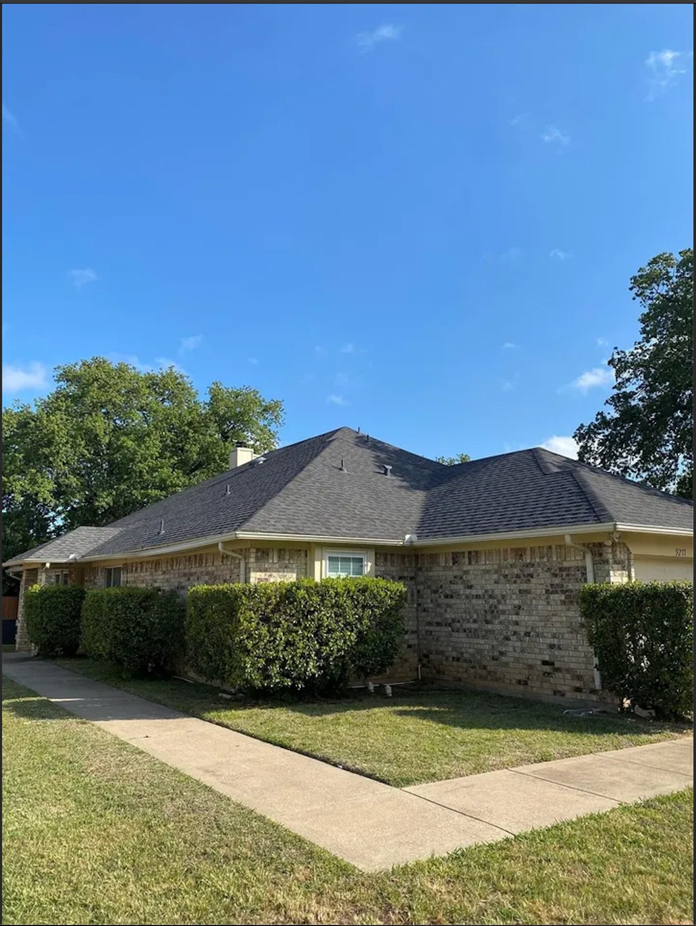 Building Photo - 9277 Meandering Dr