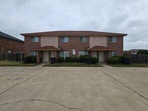 Building Photo - RENT REDUCTION & RENT SPECIAL - AVAILABLE NOW!