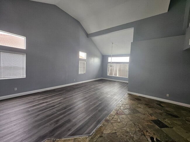 Building Photo - Beautiful Corona Home with POOL!