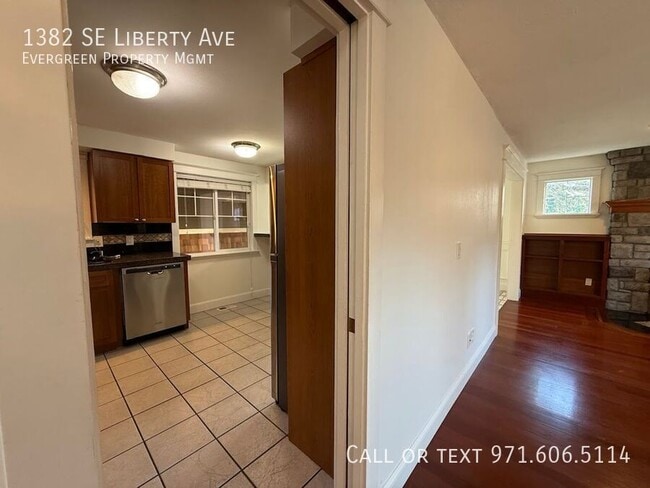 Building Photo - 1382 SE Liberty Ave