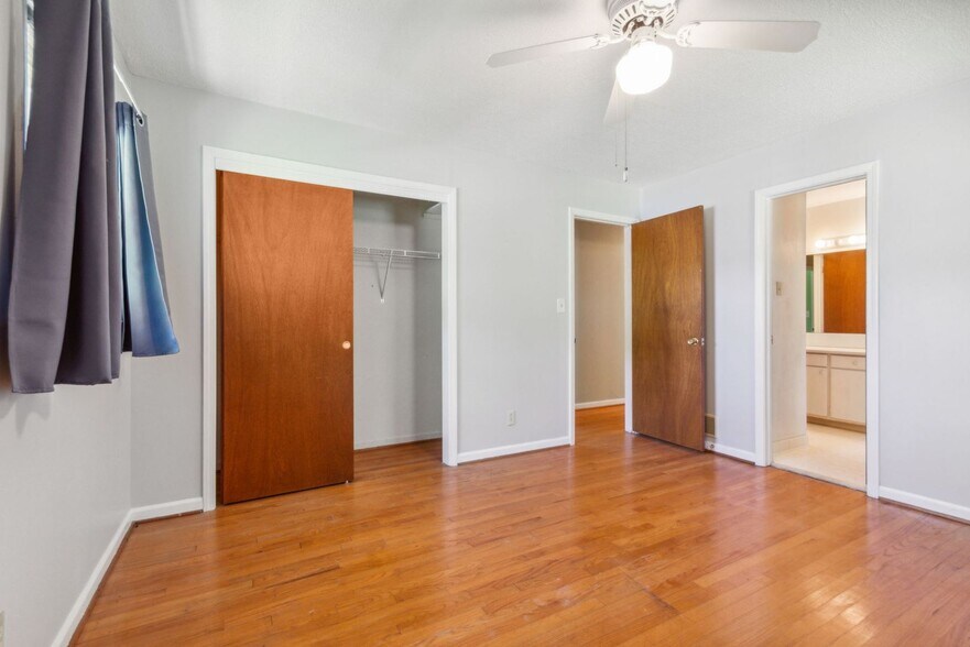 Building Photo - 1876 Cameo Ct