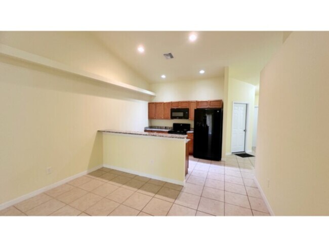 Primary Photo - 3 Bedroom 2 Bath 1 Car garage Duplex! Convenient Location! SW Cape!