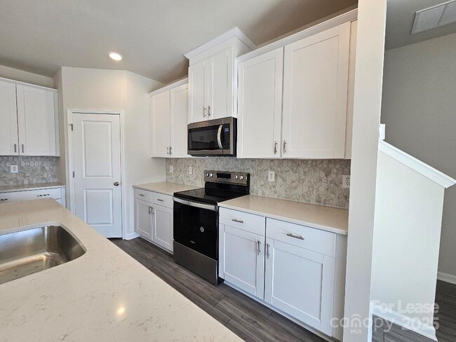 Building Photo - 5213 Brailey Cir