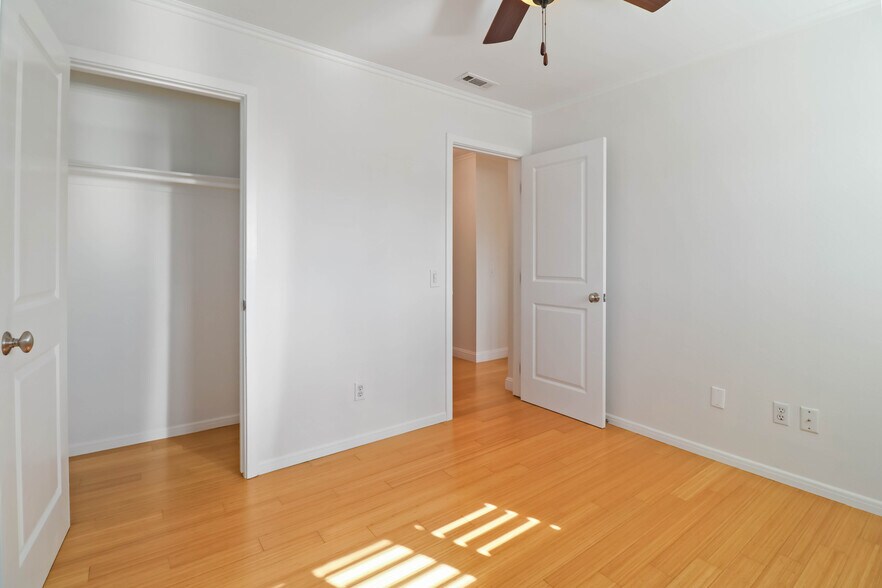 Building Photo - 2770 Caminito Eldorado