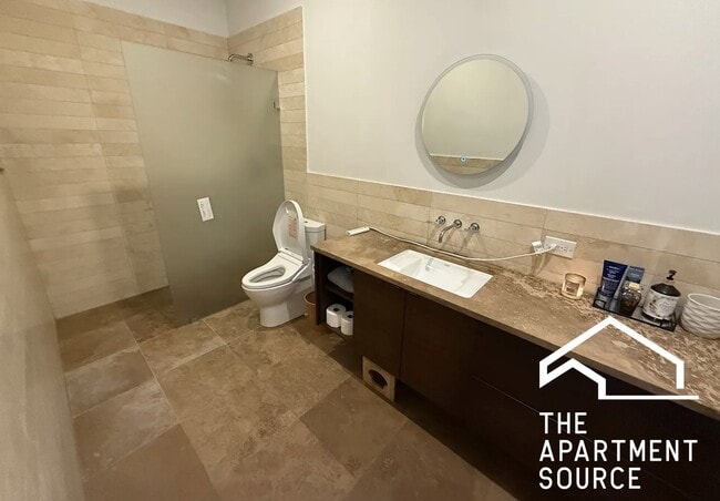 Building Photo - 175 N Ada St