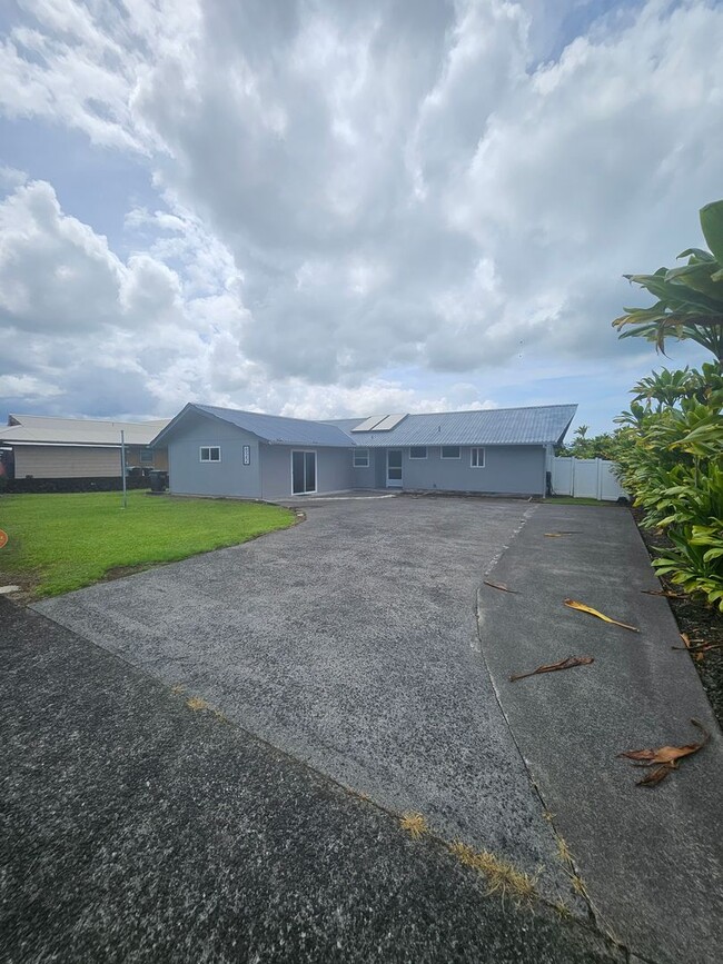 Building Photo - Beautiful 3 Bedroom Home in Komohana Gardens