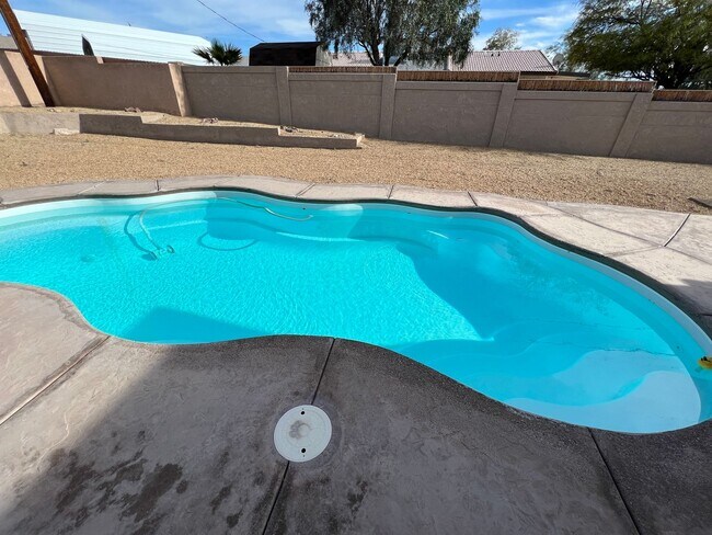 Building Photo - 3236 Silversmith Dr