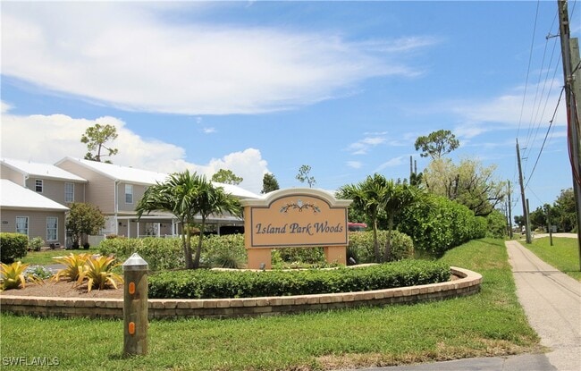 Building Photo - 6129 Lakefront Dr