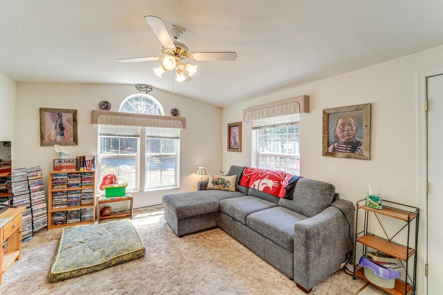 Building Photo - 16934 Tyee Dr