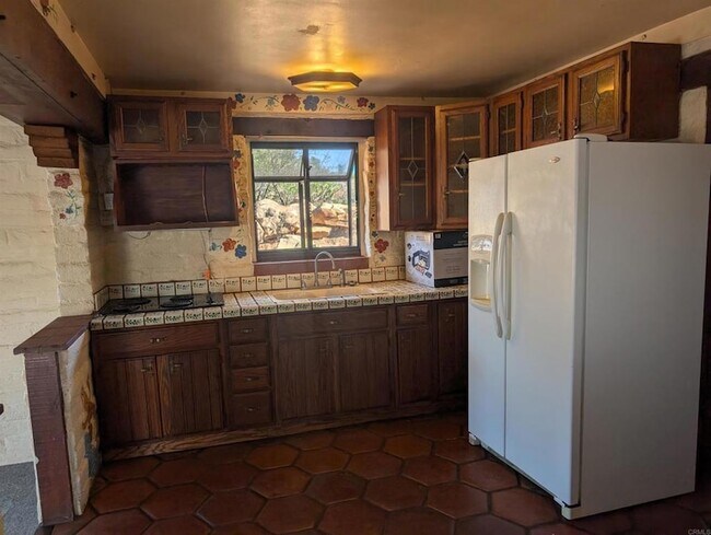 Building Photo - 9738 Lakeview Rd