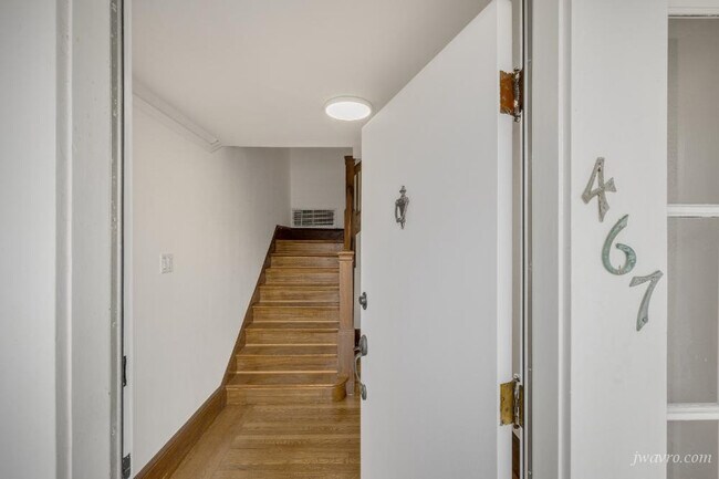 Building Photo - 467 40th Ave