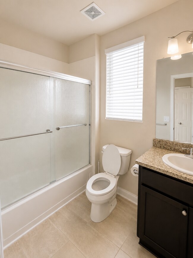 Building Photo - Spacious 3 Bed / 2.5 Bath Home with Dual Balconies