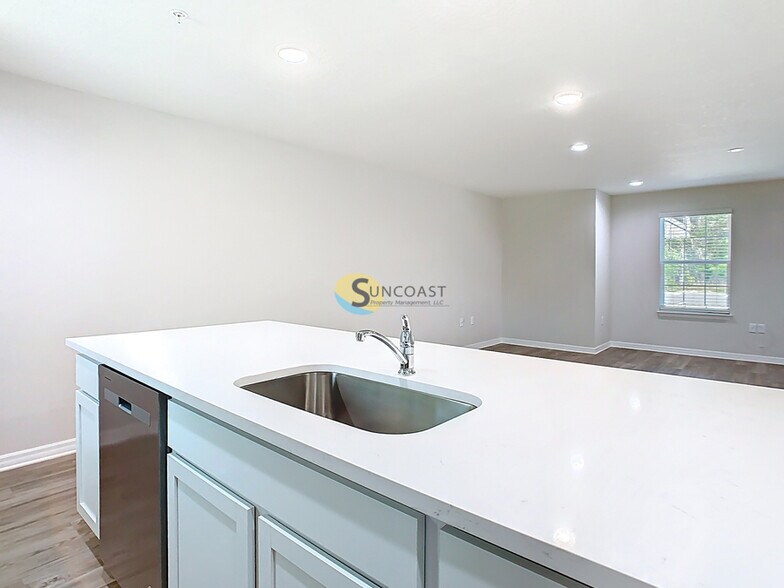 Building Photo - 3821 SW 43rd Ct