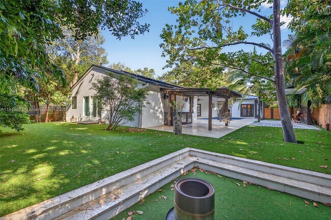 Building Photo - 1511 SW 30th Pl