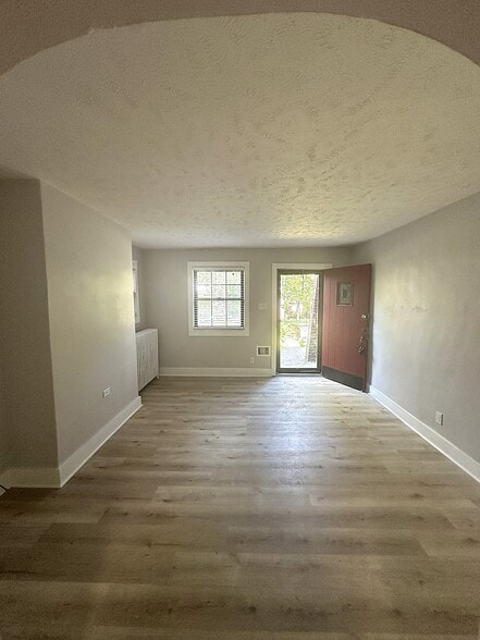 Building Photo - 807 S Braddock Ave