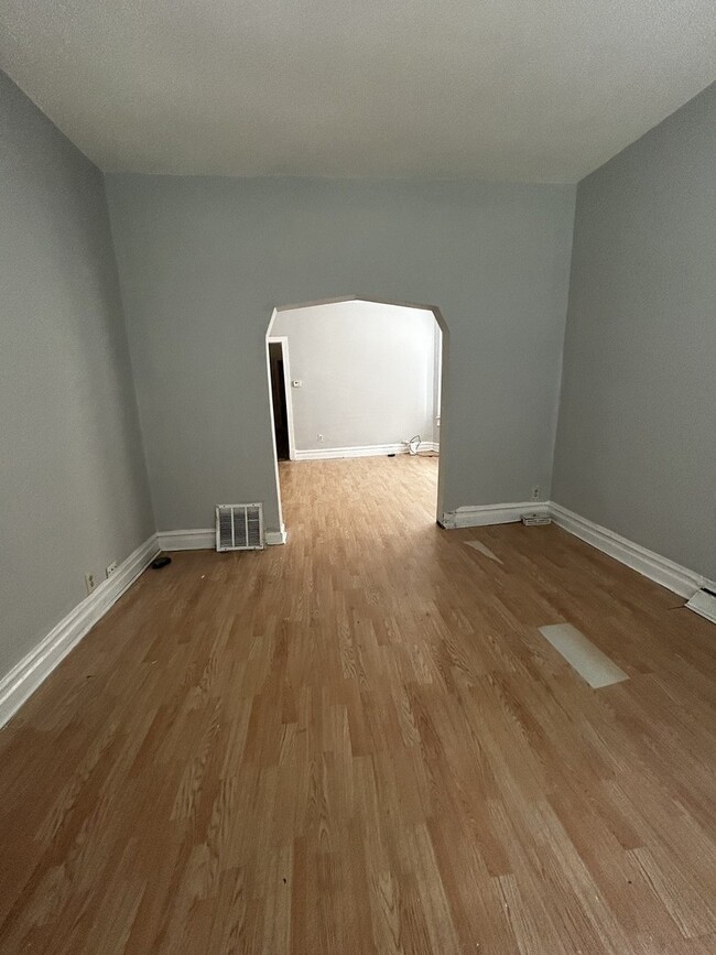 Building Photo - 448 W 118th St