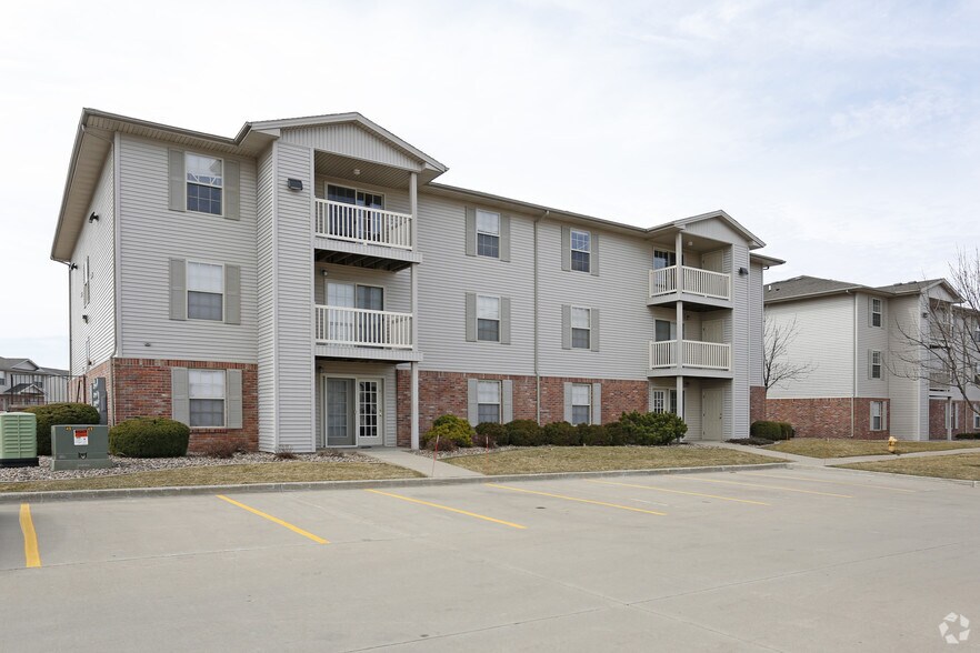 Wingover Luxury Apartments and Townhomes 1016 Haeffele Way