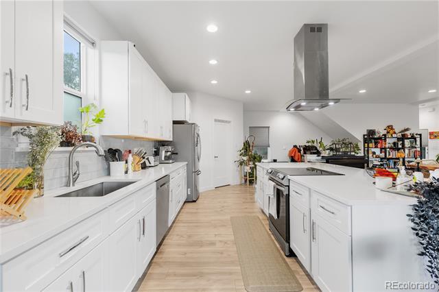 Building Photo - 1400 W Alaska Pl