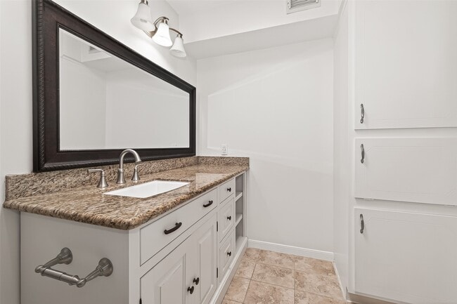 Building Photo - 13244 Trail Hollow Dr