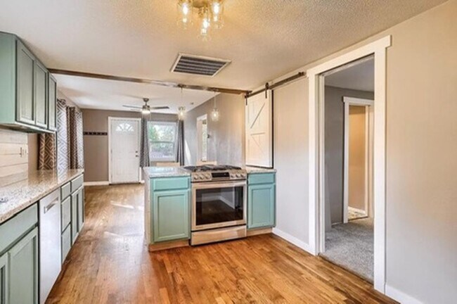 Building Photo - 3074 S Elati St