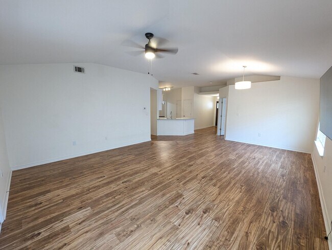 Building Photo - 1020 Freeport Ct