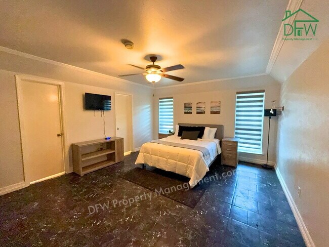 Building Photo - 4 Bed / 2.5 Bath on a Cul-de-Sac - 2-Car Garage & Spacious Fenced Backyard