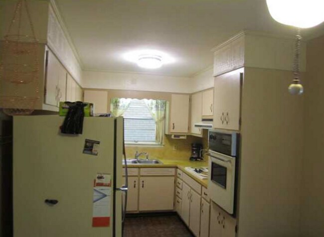 Building Photo - 2894 Hwy 72 E