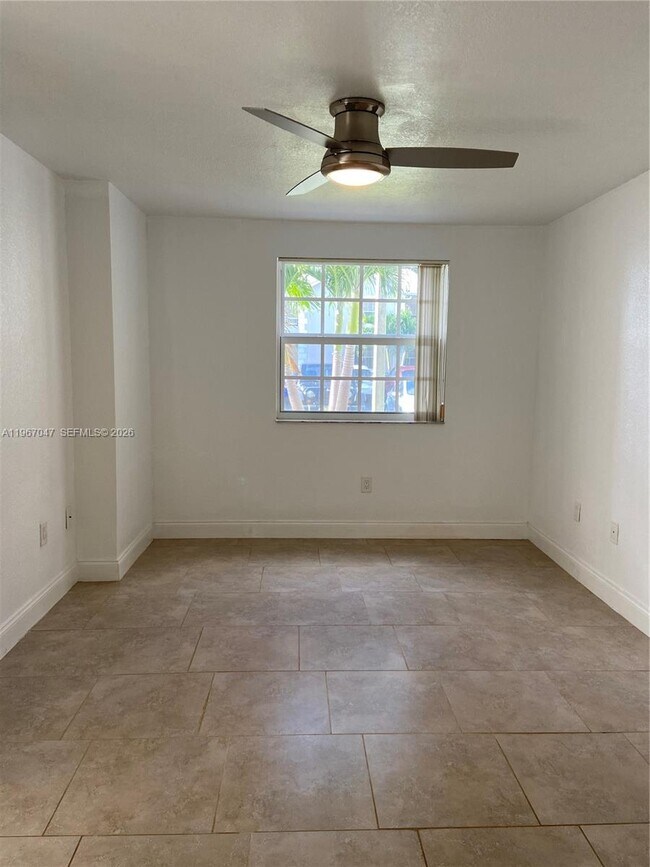 Building Photo - 2841 N Oakland Forest Dr