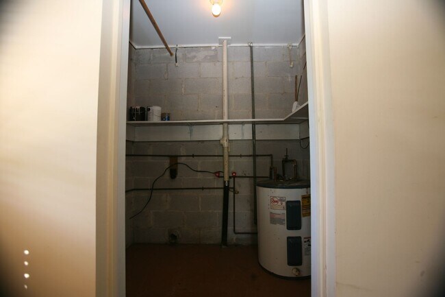 Building Photo - 3 bedroom home with large yard on the west end!