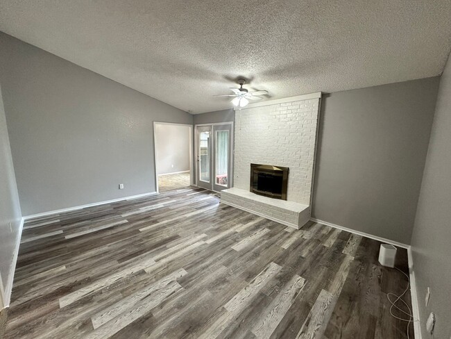 Building Photo - 3bed/2bath Home Available in Norman!