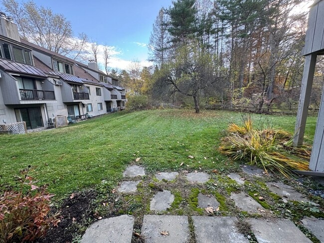 Building Photo - 3 Bedroom Condo in Hanover