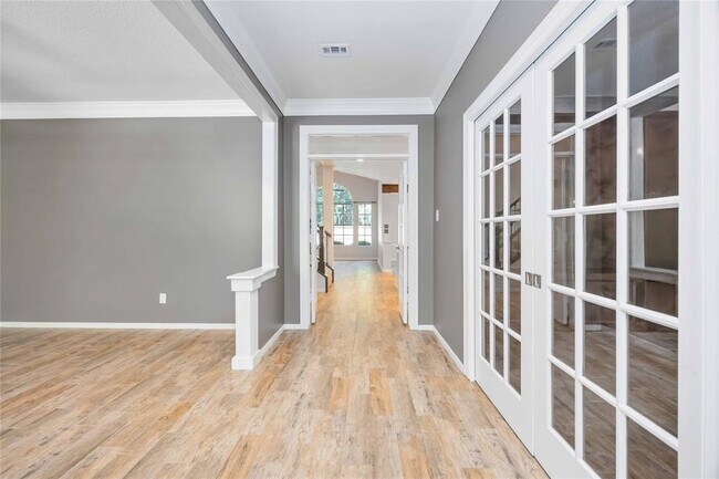 Building Photo - 11 Alden Glen Ct