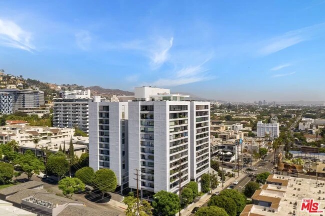 Building Photo - 1100 Alta Loma Rd