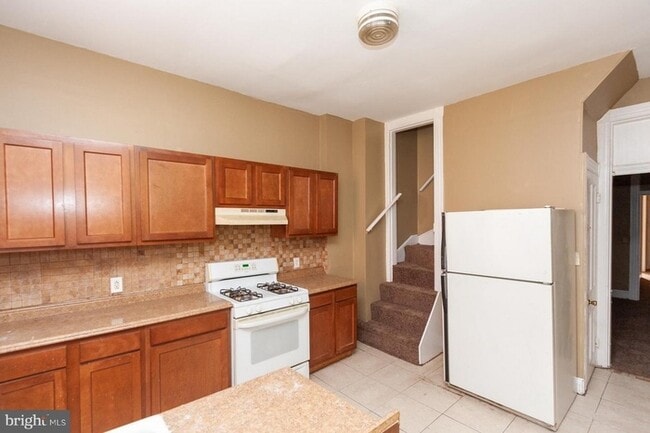 Building Photo - 3 Bedroom House