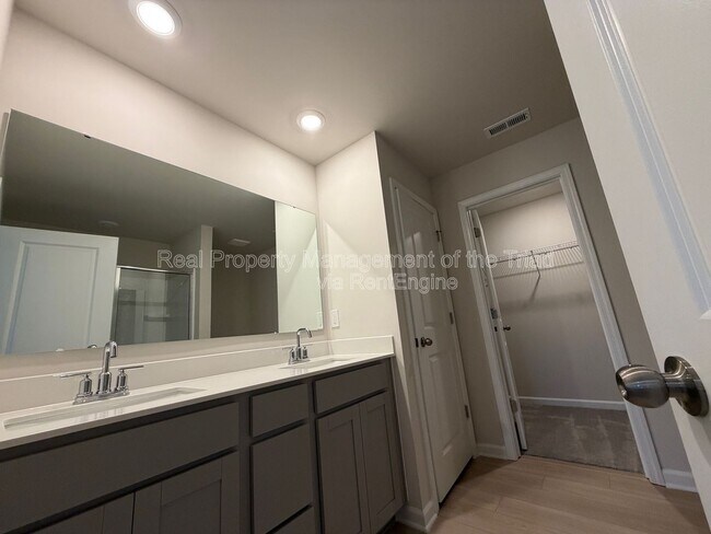 Building Photo - 1784 Mallard Dr
