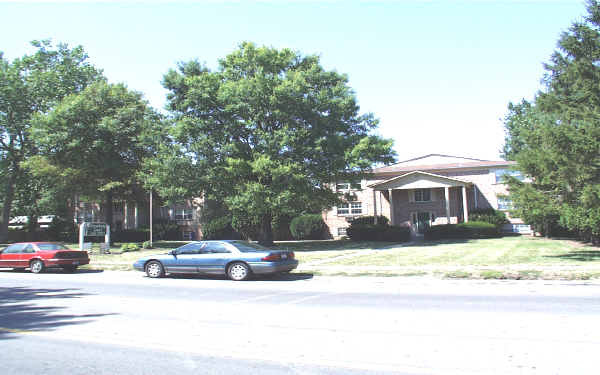 Building Photo - Broadway Court Apartments