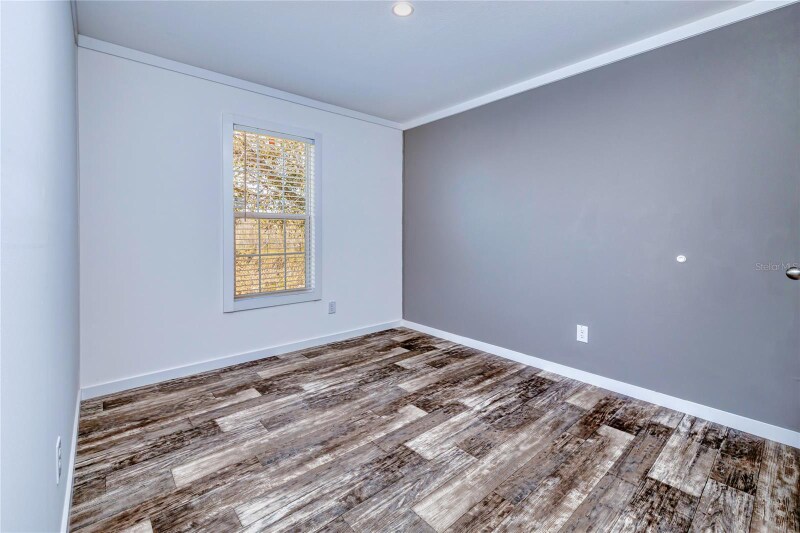 Building Photo - 6720 Villaview Dr