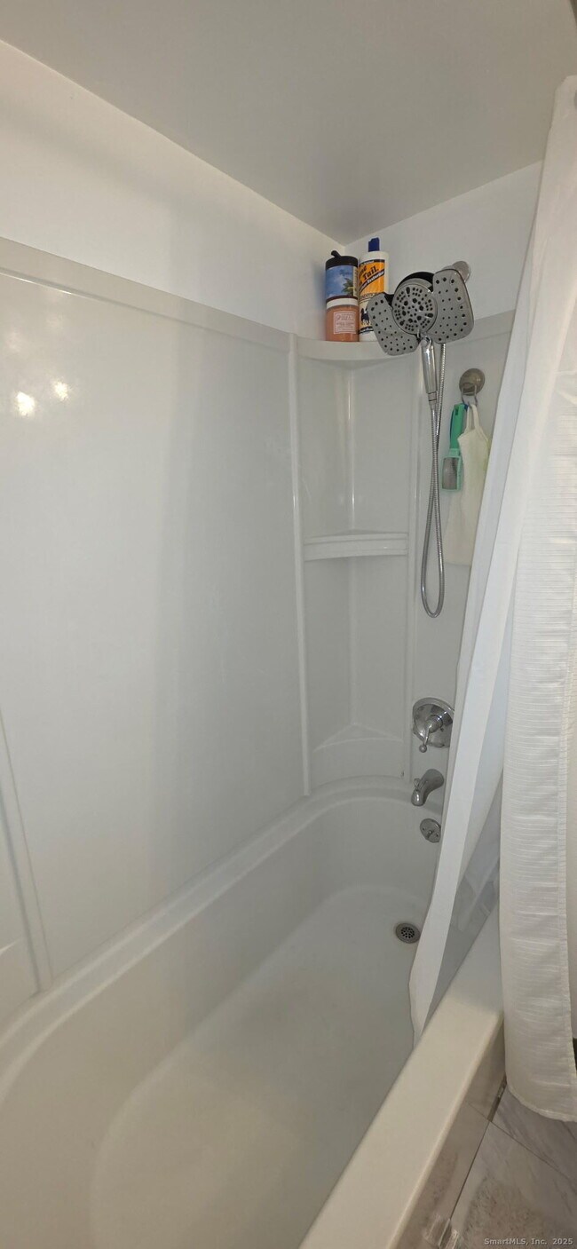 Building Photo - 97 Highland Rd