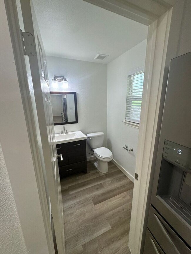 Building Photo - Beautiful Two-Story Leander Home with Dual...
