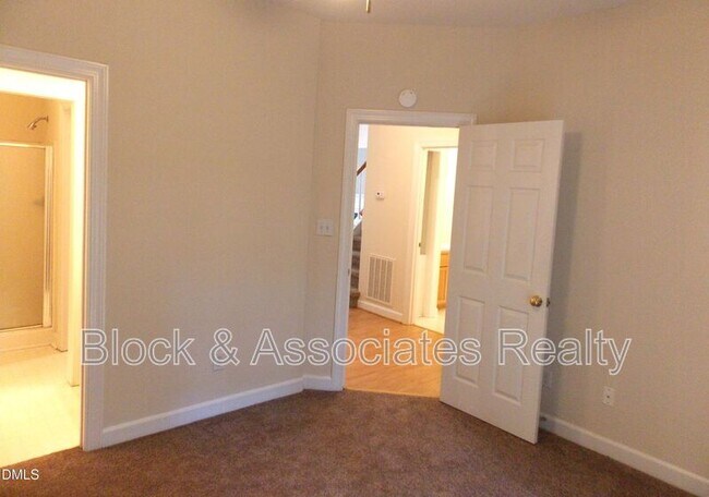 Building Photo - 2701 Sterling Park Dr