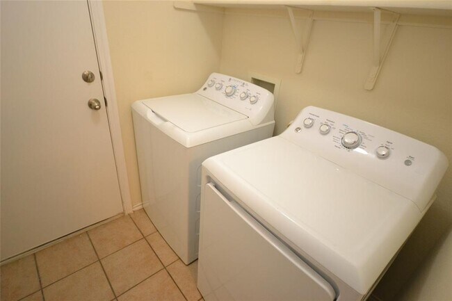 Building Photo - 114 Washington Square Dr