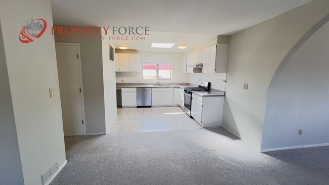 Building Photo - 116 Madrone Ave