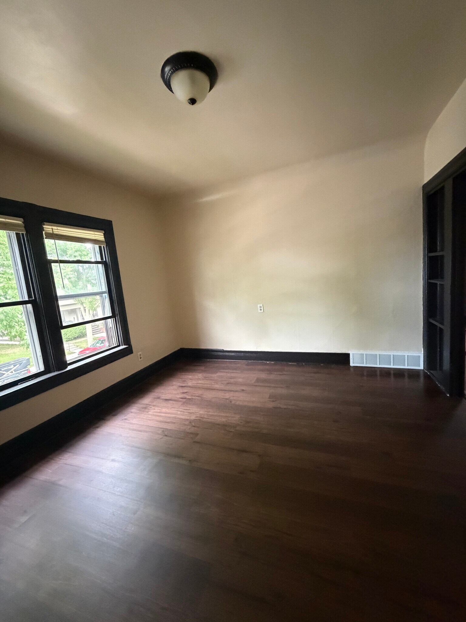 Building Photo - 2647 S 28th St