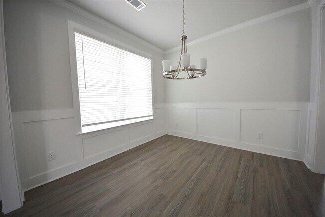 Building Photo - 7243 Millbrae Walk
