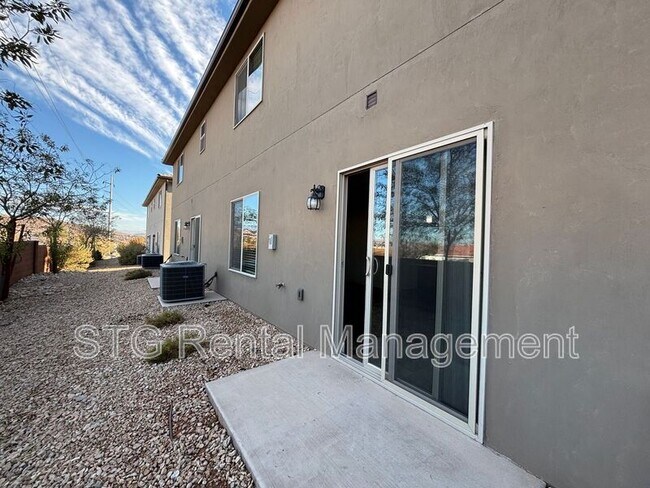 Building Photo - 3102 S Relic Ridge Dr