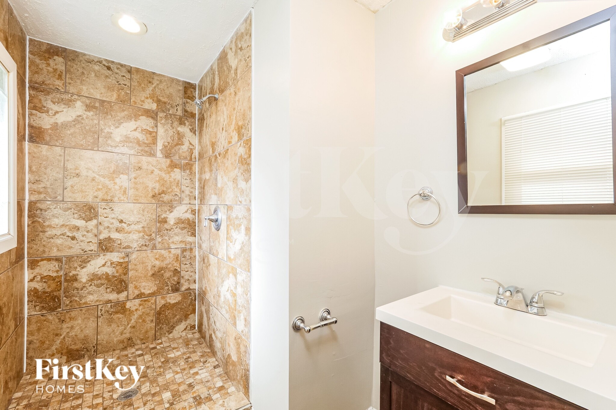 Building Photo - 8207 E 85 St