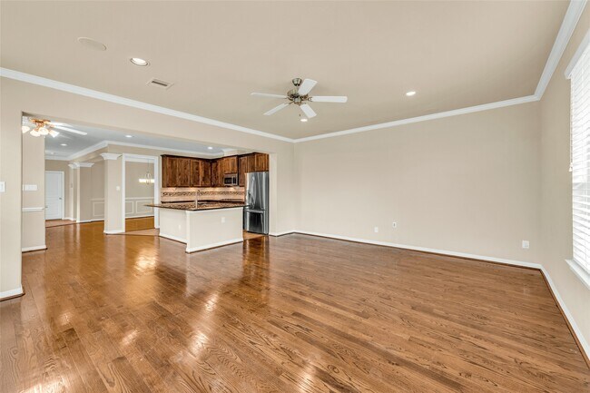 Building Photo - 1119 W 26th St