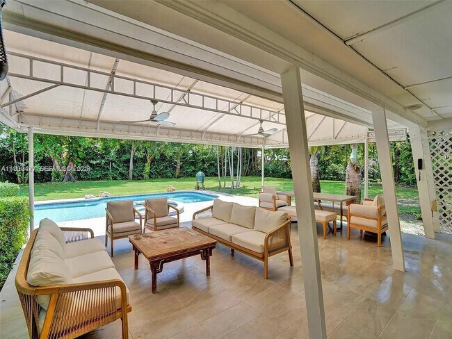 Building Photo - 5705 SW 60th Ave